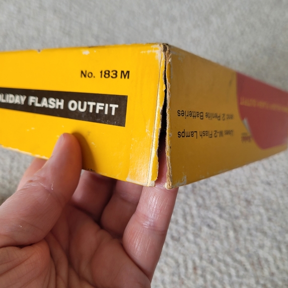 Kodak Brownie Holiday Flash Outfit Camera - Picture 8 of 10